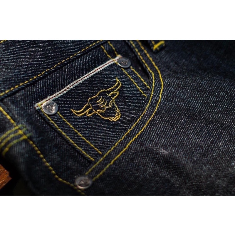 BIG BULL DENIM - รุ่น Classic ทรงกระบอกเล็ก 16 oz สินค้าแบรนด์ไทยของแท้