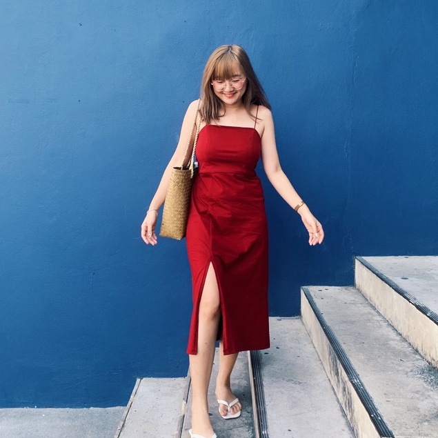 SPAGHETTI DRESS I ชุดเดรสยาวผ่าหน้าสายเดี่ยว/เกาะอก (สายเก็บได้)