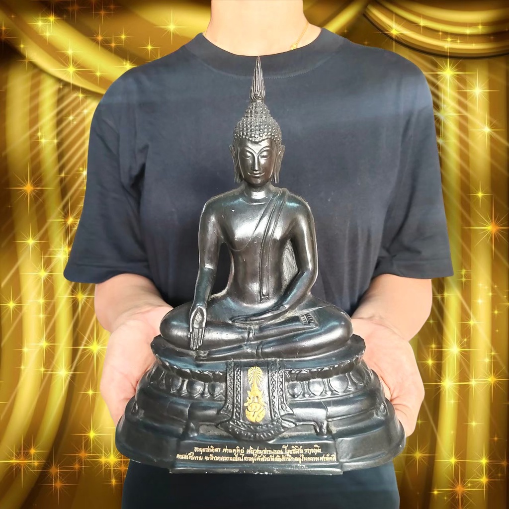 พระพุทธรูปประทานพร ภ.ป.ร.ปี2508 เททองหล่อที่วัดบวร (กว้าง8นิ้ว สูง10นิ้ว)เป็นพระที่มีความงดงามมาก พระดีพิธีใหญ่ศักดิ์สิท