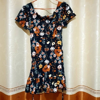 เดรสสั้นสีดำลายดอกไม้ 👗👗 (สินค้ามือ 1)