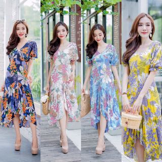 Maxi Dress เดรสยาวทรงหางปลาผ้าพิมพ์ลายดอกไม้สีสดใส แต่งคอวีแขนตุ๊กตาจั้มช่วงชายแขนเสื้อ ใส่ซิปหลังแต่งสม็อด