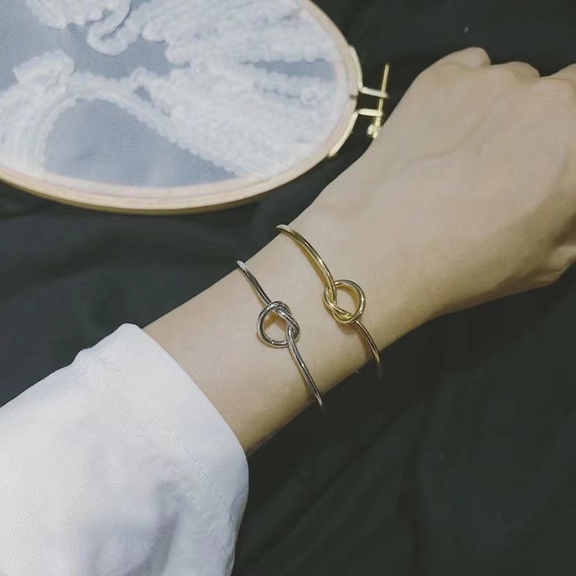 [YY] สร้อยข้อมือ ผูกปม ยุโรป อเมริกัน เข้ากับทุกการแต่งกาย diy สร้อยข้อมือแฟชั่น เรียบง่าย ความรัก เปิด สร้อยข้อมือ