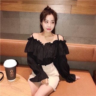 พร้อมส่ง เสื้อสายเดี่ยวปาดไหล่ เย็บแต่งจีบระบายรอบตัว