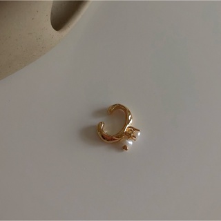 grumpy, pearl drop ear cuff (ราคาต่อชิ้น/price per piece)