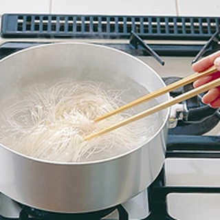 IBONOITO TENOBE SOHMEN (1612) เส้นโซเมนญี่ปุ่น เส้นขนมจีนญี่ปุ่น 300G JAPANESE NOODLE PRO