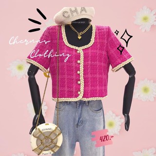 Feminine_Koncept เสื้อแขนสั้น คอเหลี่ยม เริ่มจาก Detail ที่สีผ้า 🧶🧶 ลายตาราง ไล่เฉดสี Pink fuchsia กับ สี Pink blush✨
