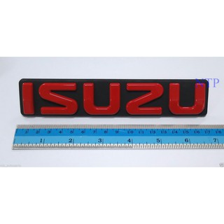 (1ชิ้น) ป้ายกระจังหน้า อีซูซุ ดีแม็กซ์ 2007 - 2011 ตัวอักษรแดง พื้นดำ ISUZU D-MAX LOGO 17เซนติเมตร ป้ายติดหน้ารถ โลโก้