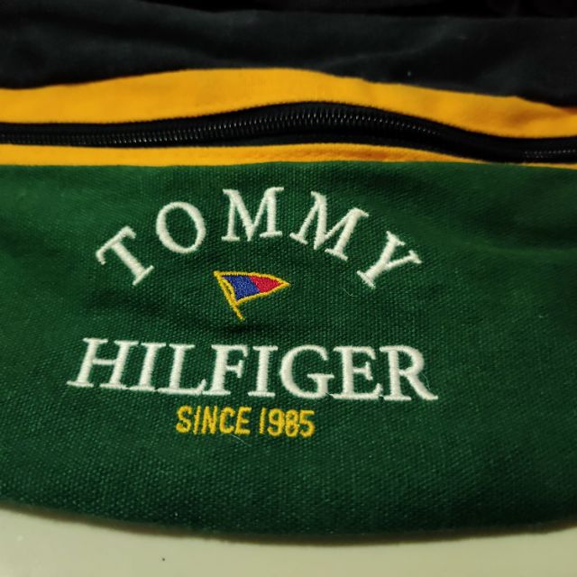 กระเป๋าคาดเอวคาดอก Tommy Hilfiger