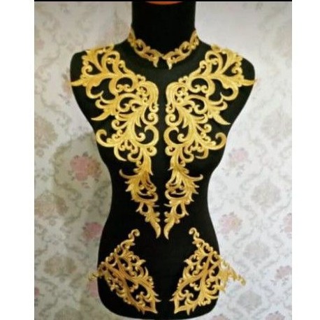ลูกไม้เย็บปักถักร้อย Kebaya