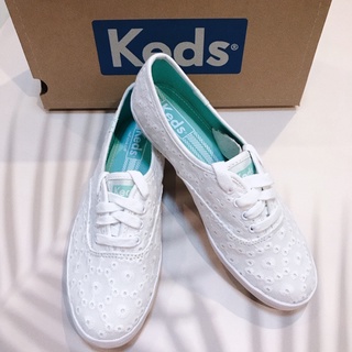 keds  สวมใส่ง่ายสบายเท้า สินค้าแท้100% พร้อมกล่อง สินค้าถ่ายจากภาพจริงของสินค้าที่ร้านส่ง