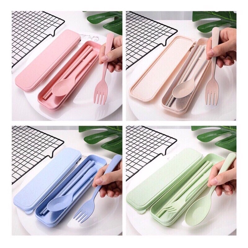 365mallshop  A67 (ร้านไทย)ชุดช้อนส้อม+ตะเกียบ พร้อมกล่องขนาดพกพา มี 4สีให้เลือก (ของชำรวย เครื่องใช้บนโต๊ะอาหาร)