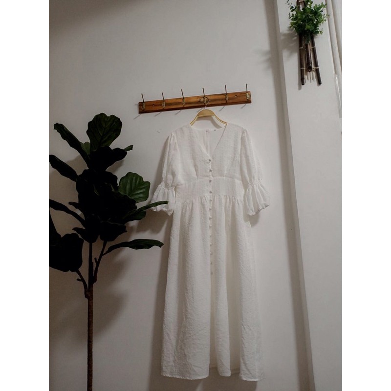 เดรสสีขาวมือ2 by kt-shop