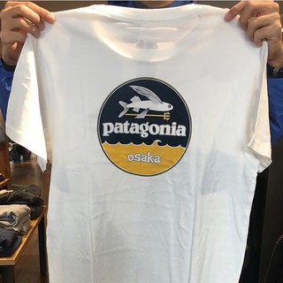 Patagonia เสื้อยืดแขนสั้นผ้าฝ้ายพิมพ์ลายคลาสสิคสําหรับผู้ชายและผู้หญิง