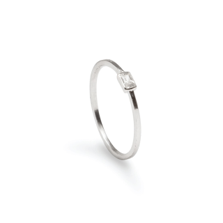 RAVIPA - Baguette Mini Ring - แหวนเงินแท้ชุบทองคำขาว