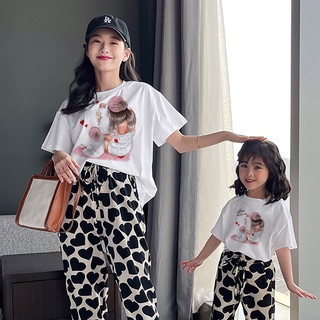 เสื้อยืด พิมพ์ลายภาพวาด Mom Love Family Look Matching Clothing Mommy and Me เหมาะกับของขวัญวันแม่ สําหรับแม่ และลูกสาว