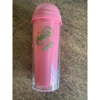 กระบอกน้ำ Milo สีชมพู มือ 1