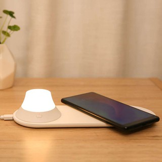 Yeelight (YLYD04YI) Wireless Quick Fast Charger โคมไฟตั้งโต๊ะ + ที่ชาร์จมือถือไร้สาย