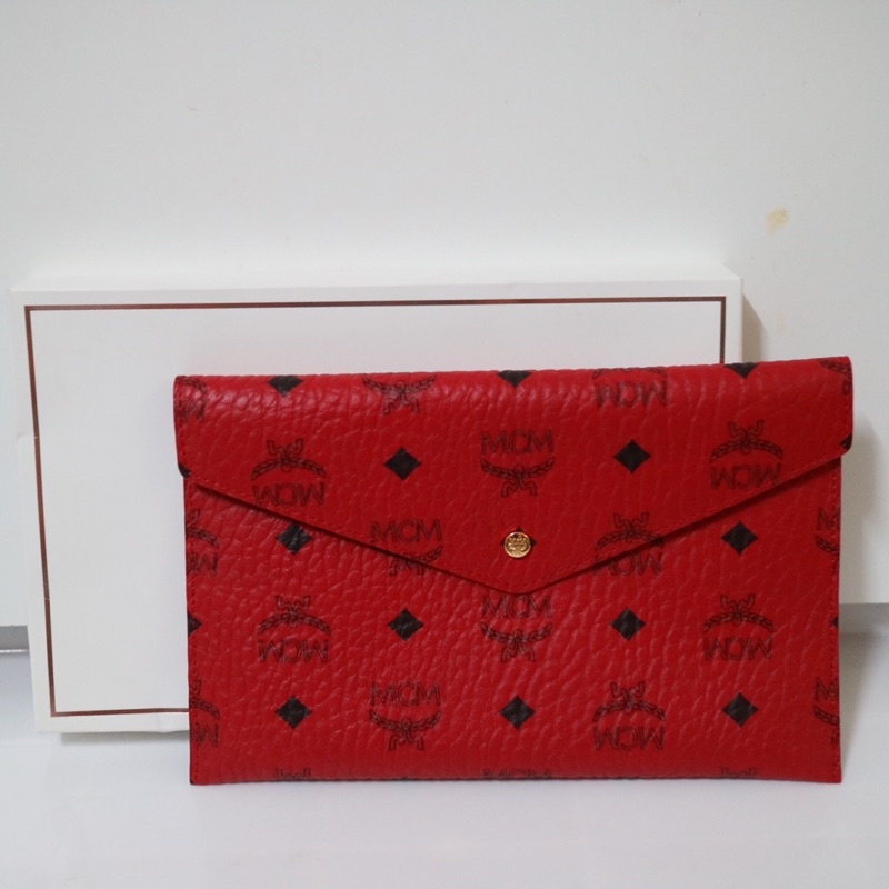 MCM Multi-purpose pouch, envelop clutch: กระเป๋าคลัทช์ MCm สีแดงแรงริด