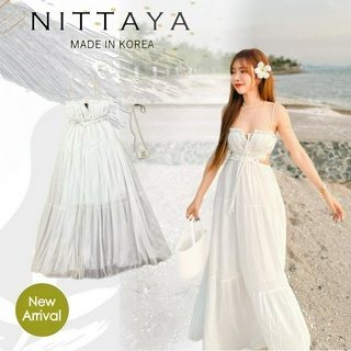 งานป้าย NITTAYA การันตีเสื้อผ้าคุณภาพ เดรสยาวสีขาวผ้าพริ้ว สม็อกอก เว้าเอว