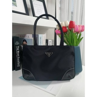 NEW ARRIVALS 2021!! จุของได้เยอะ คุ้มสุด!! สำหรับกระเป๋าอเนกประสงค์ ทรง TOTE จากแบรนด์ PRADA