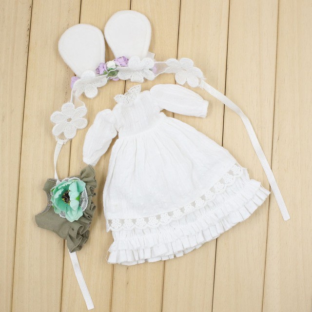 blythe doll clothes ชุดเสื้อผ้าตุ๊กตาบลายธ์ white dress fit for licca icy