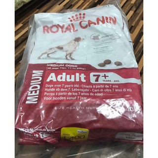 อาหารสุนัขแบบเม็ด Royal Canin สำหรับสุนัขพันธุ์กลาง อายุ 7 ปีขึ้นไป