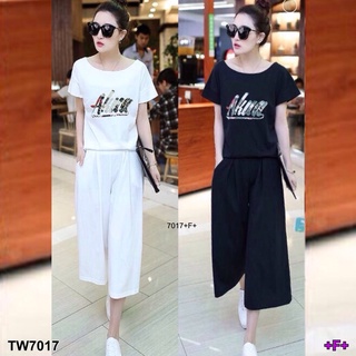 👗Pfashion [ส่งไว!!🚛] P7017 Set 2 ชิ้น เสื้อยืดคอกลม+กางเกงขายาว 5 ส่วน  Set of 2 pieces: T-shirt + 5 pants.