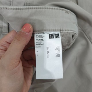 กางเกงขายาว uniqlo สีเทาอ่อน