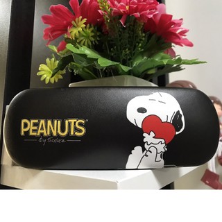 กล่องแว่น  กล่องแว่นตา ลายการ์ตูน PEANUTS BLACK HEART RED ... Snoopy black น่ารัก น่าใช้งาน ผลิตจากวัสดุอย่างดี