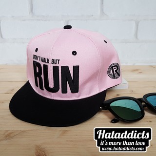 หมวกแฟชั่น hiphop ลาย dont walk but run สีชมพู