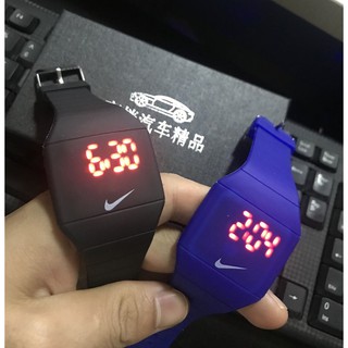 [ราคาถูกที่สุดทั้งเครือข่าย] Nike Adidas นาฬิกาข้อมืออิเล็กทรอนิกส์ มีไฟ LED ส่องสว่าง เหมาะกับของขวัญ สไตล์สปอร์ต สําหรับผู้ชาย นักเรียน