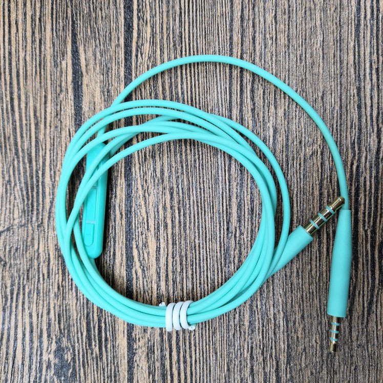 สายสัญญาณเสียงสําหรับ Bose SoundTrue SoundLink QC25 QC35 OE2 สายเปลี่ยนหูฟังพร้อมไมโครโฟน 3.5 มม. ถึง 2.5 มม.