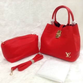 กระเป๋า lv