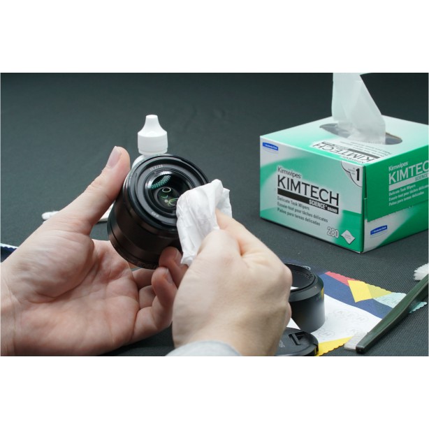 กระดาษเช็ดเลนส์ KIMTECH SCIENCE KIMWIPES (ซื้อ 2 กล่อง ฟรีน้ำยาเช็ดเลนส์ ขนาด 20 ml)