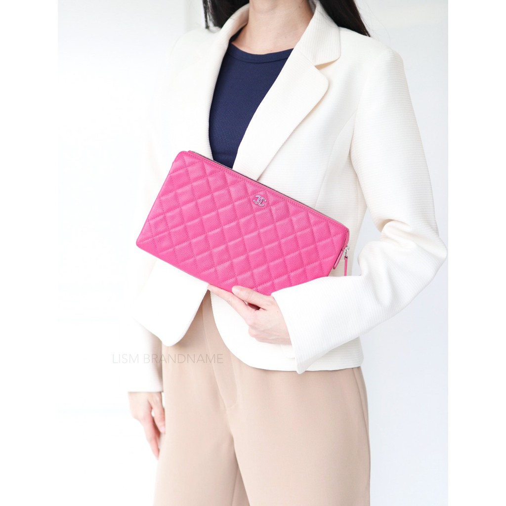 Used chanel clutch in pink