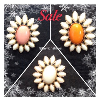 💥Sale💥 แหวนดอกไม้สวยๆ ตัวแหวนสามารถปรับขนาดความกว้างตามนิ้วได้