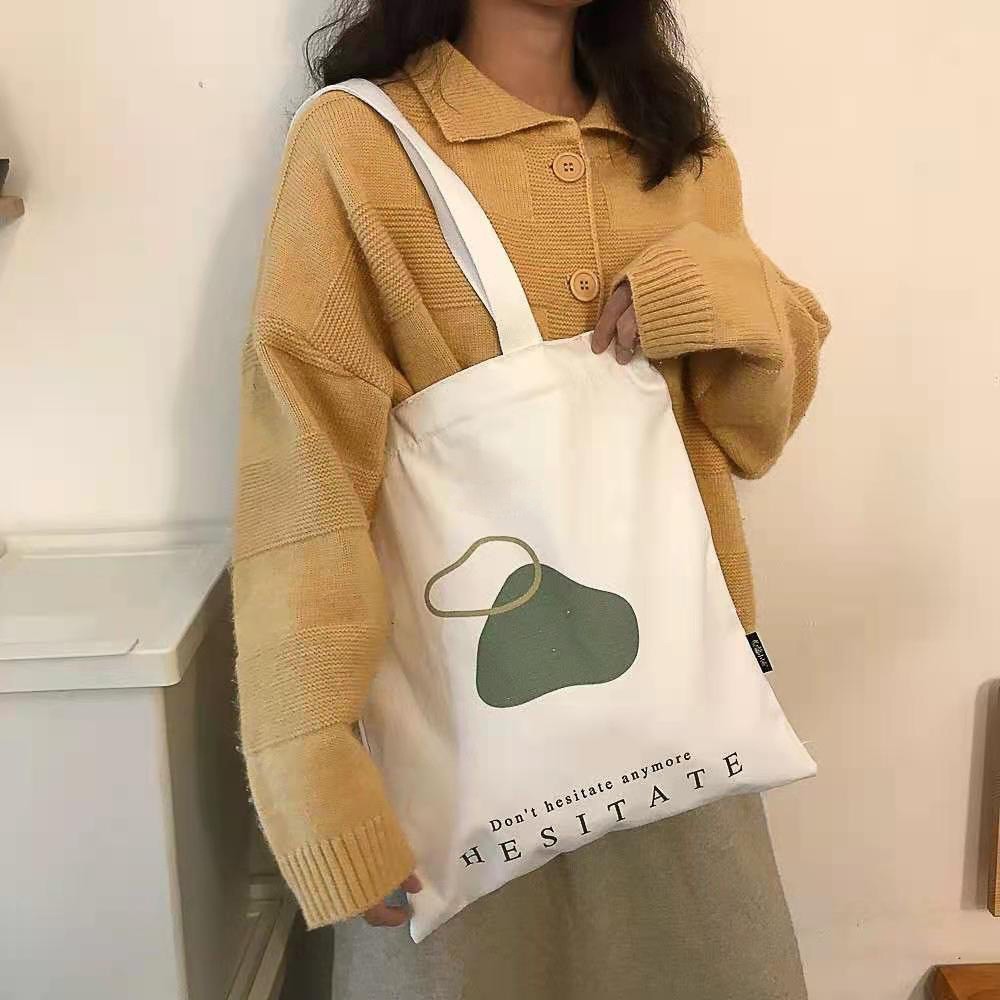 Hotwind​ (พร้อมส่ง) ​กระเป๋า​ผ้าแคนวาสแฟชั่นสไตล์​เกาหลี​สุดฮิต NO.AAA - รูปที่ 3