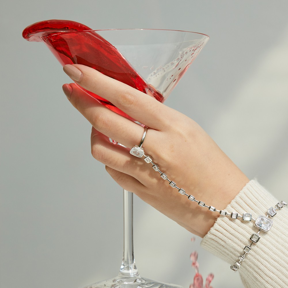 [ส่งด่วนฟรี]SWAN - Baguette Hand Bracelet สร้อยข้อมือแหวนเงินแท้  ฝังเพชรคิวบิกเซอร์โคเนีย