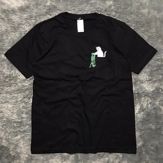 [S-5XL] เสื้อยืด พรีเมี่ยม พิมพ์ลาย Ripndip มีกระเป๋าในตัว