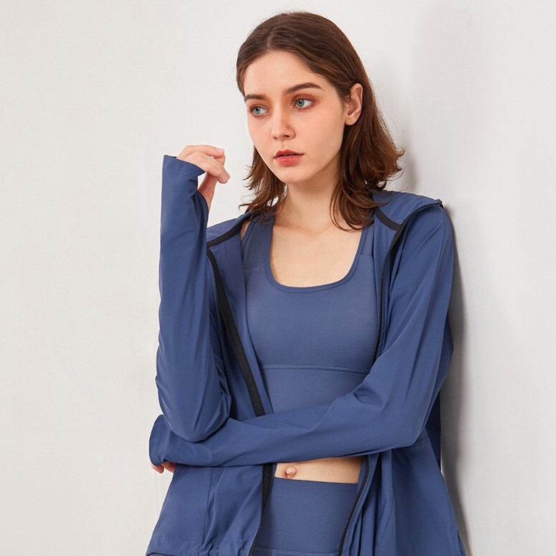 เสื้อลําลองสําหรับสตรีแขนยาวพร้อมหมวกเหมาะกับการเล่นกีฬา