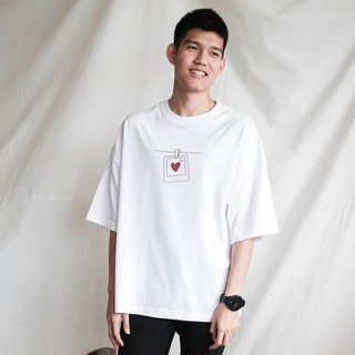 เสื้อยืดคอกลมเสื้อยืดโอเวอร์ไซส์ GURETO : HeartS-3XL