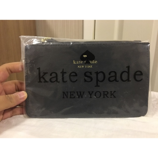Kate Spade : กระเป๋าคล้องมือ