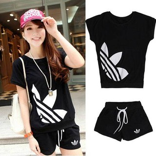 สินค้าพร้อมส่งค่ะ ชุดแฟชั่น Sport set เกาหลี เสื้อแขนเลยพิมพ์ลายเก๋และกางเกงขาสั้น เอวผูก น่ารักเข้า