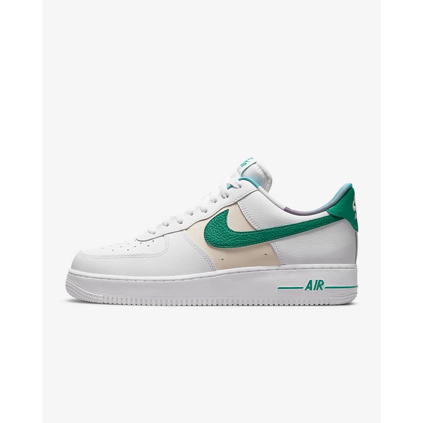 ของแท้ 100% Nike Air Force 1 '07 LV8 EMB