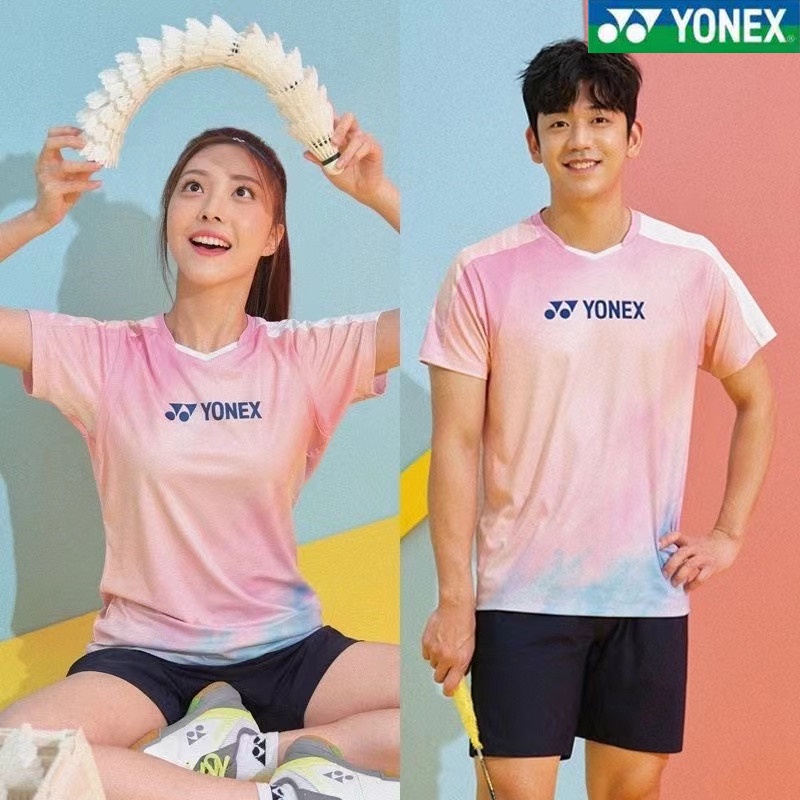 Yonex ใหม่ เสื้อผ้าแบดมินตัน แห้งเร็ว สไตล์เกาหลี ระบายอากาศ สําหรับผู้ชาย และผู้หญิง เหมาะกับการแข่งขันกีฬา