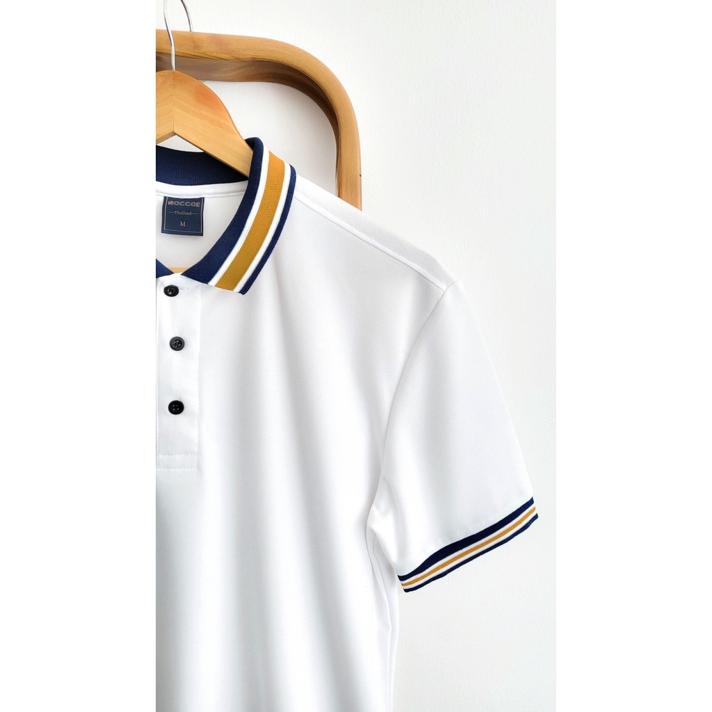 เสื้อโปโล ไม่มีโลโก้ สีขาวปกทอง Roccoe Polo (เนื้อผ้าผสมspendexเพิ่มความยืดหยุ่น ใส่สบาย)