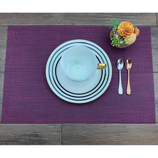 ที่รองจานสีม่วง PVC Placemat ทนความร้อน เข้าเครื่องล้างจานได้ ขนาด 30x45cm. #Twin Fish รหัส PPM-128