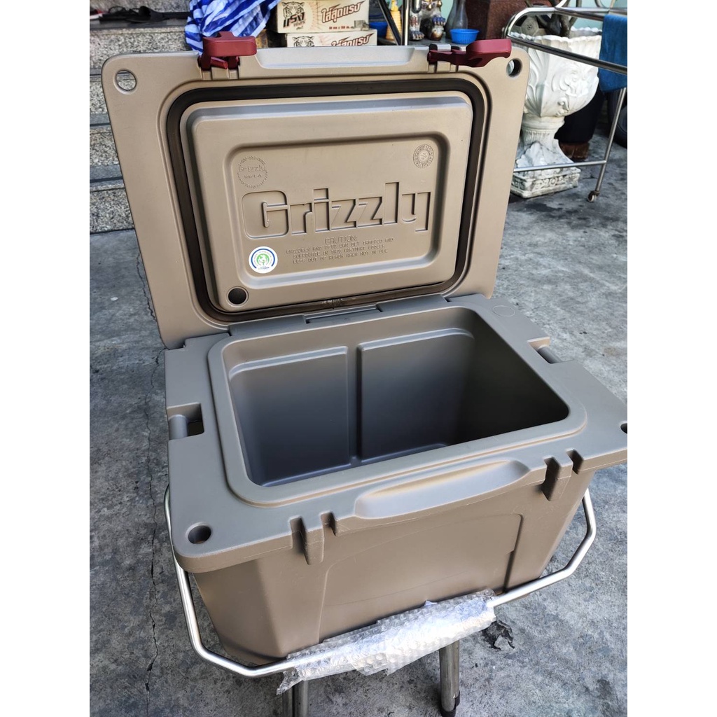 snow peak UG-301GY Hard Rock Cooler 20QT กระติกเลิกผลิต สินค้าผ่านการใช้งานแล้ว