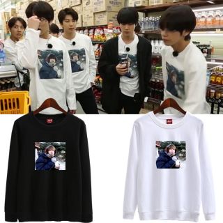 เสื้อสเวตเตอร์แขนยาว ในรายการ RUN BTS