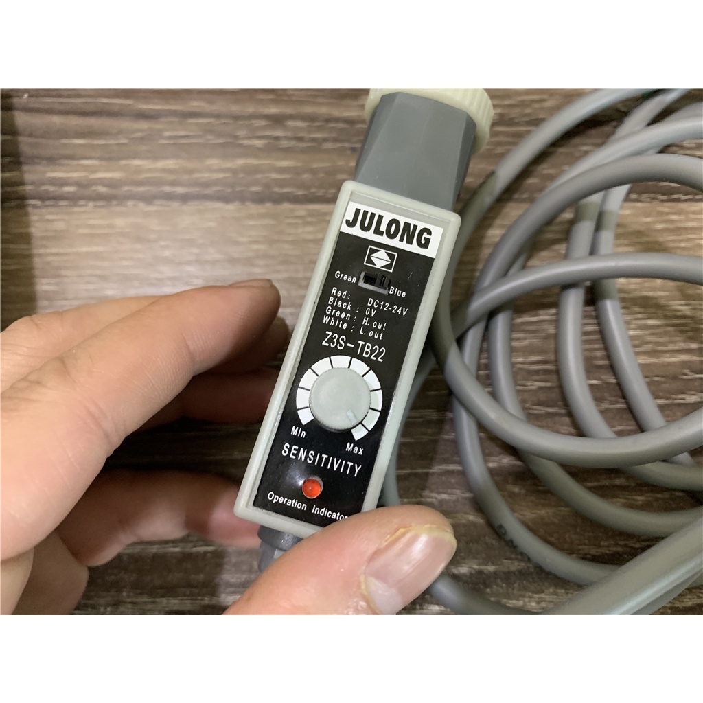 HB Z3S-TB22 สวิตช์เซ็นเซอร์ตาแมวสี ทําระบบเครื่องกลไฟฟ้า DC12-24V